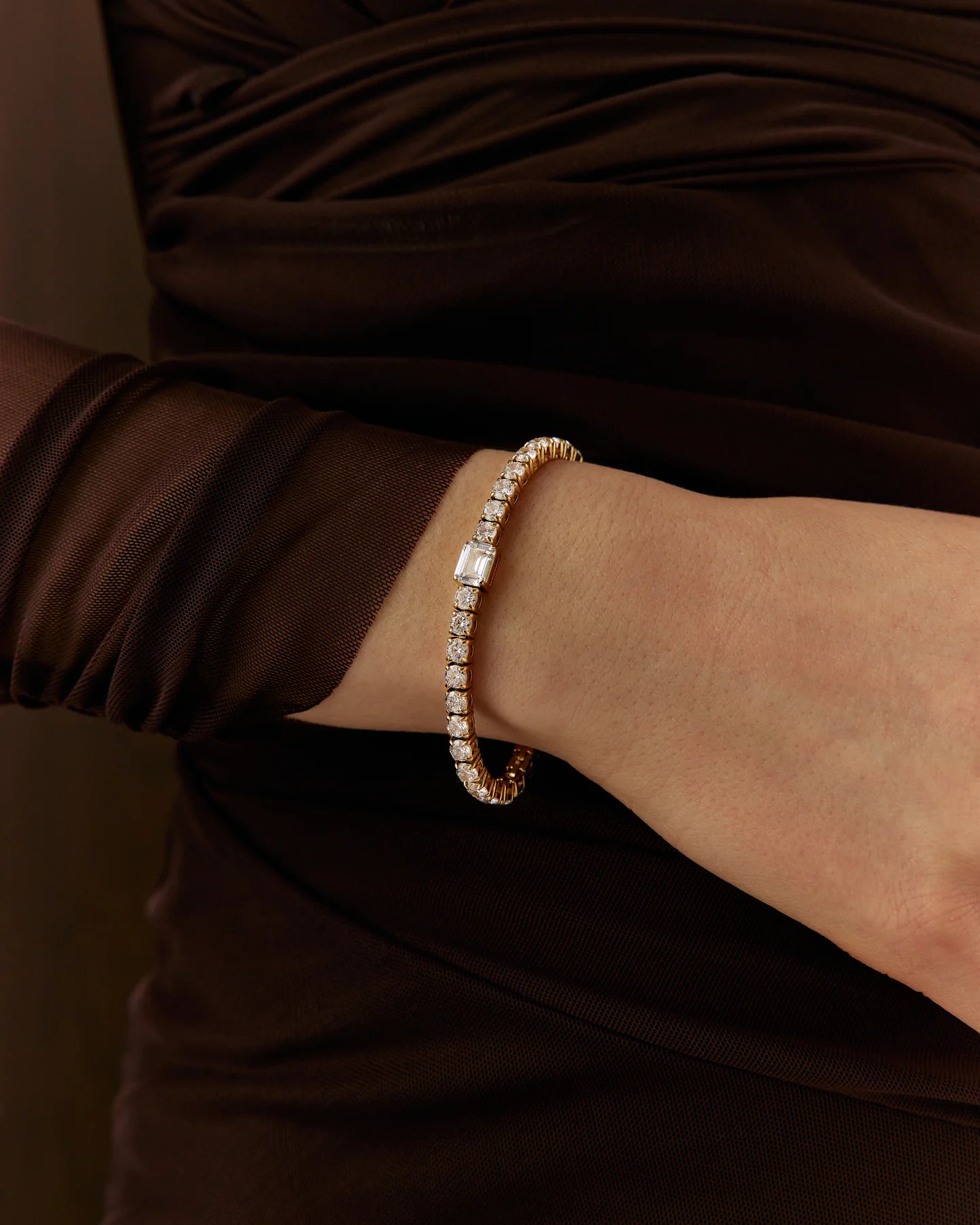 EMERALD & ROUND CUT TENNIS BRACELET (4.3MM)