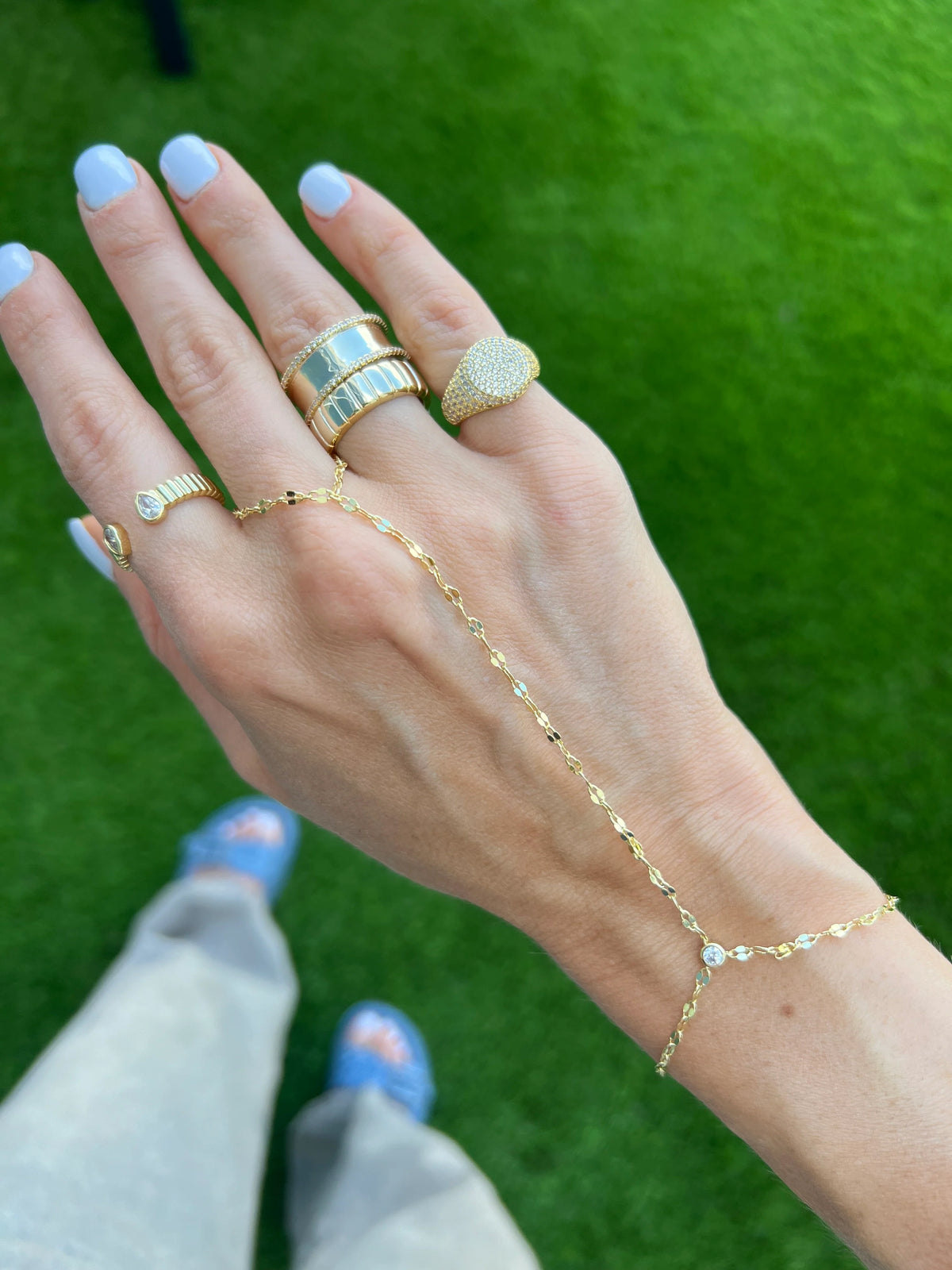 SHIMMERY BEZEL HAND CHAIN