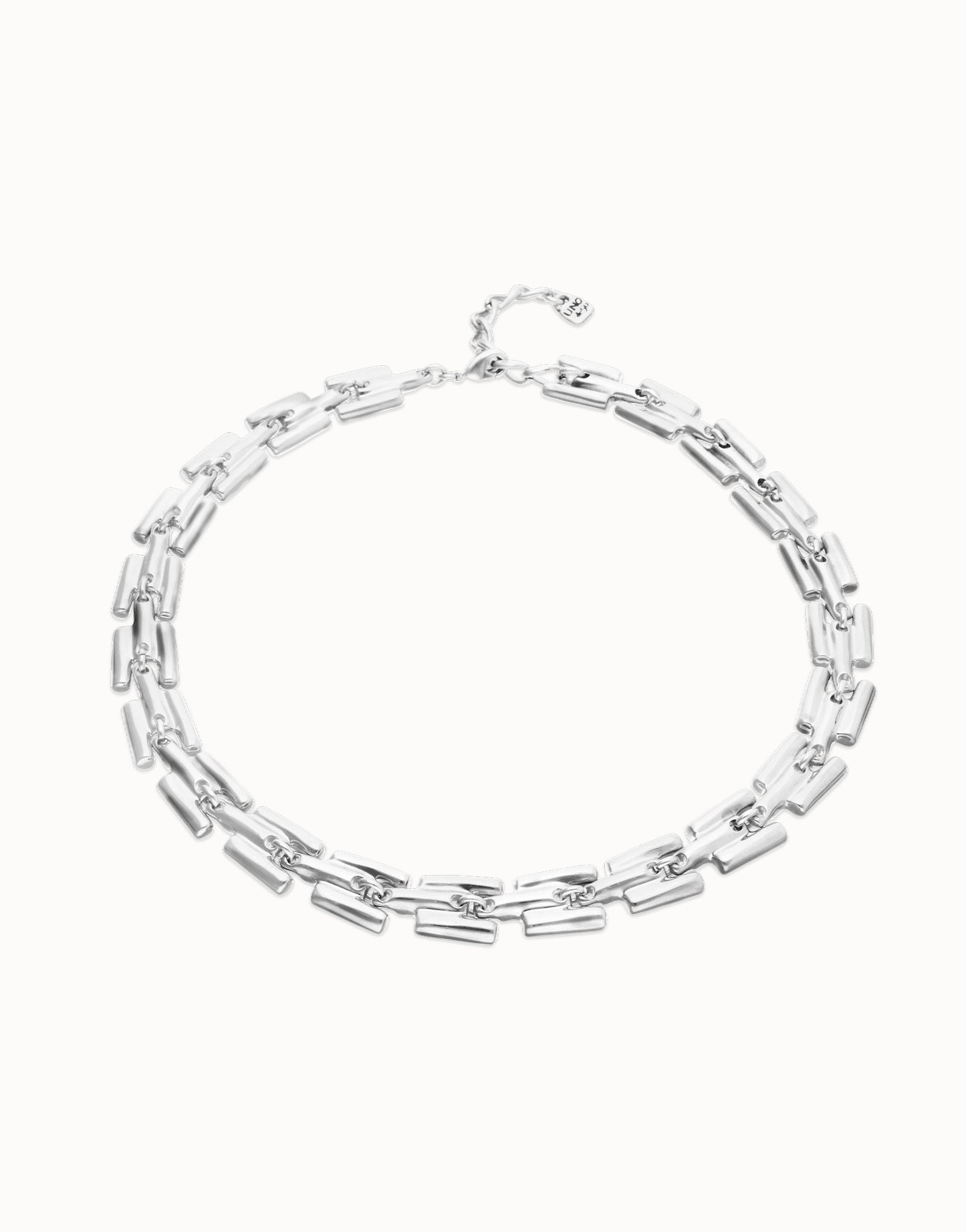 Square links chain necklace