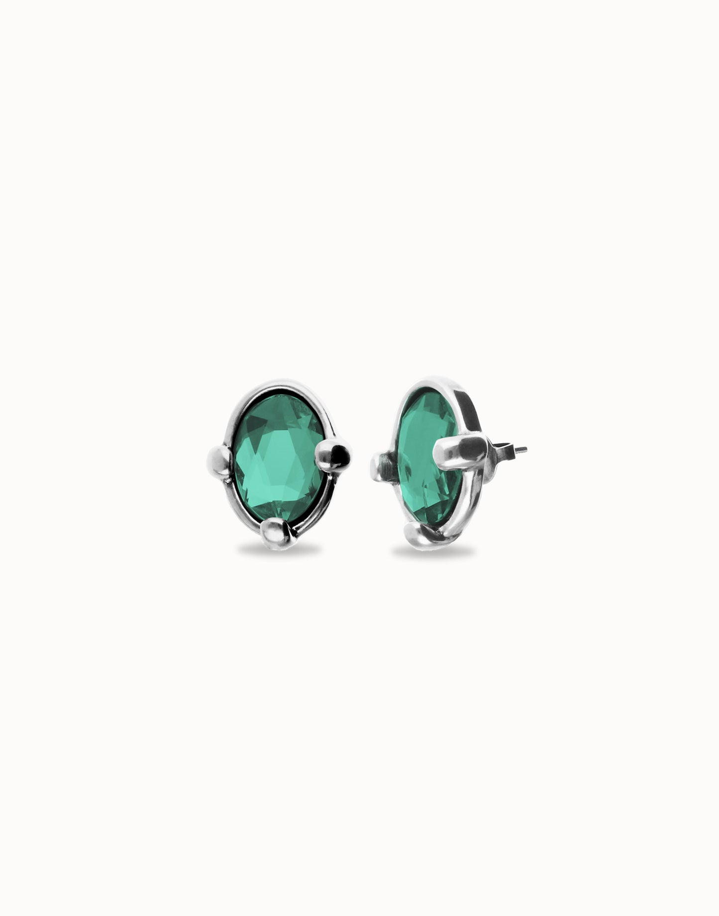 Studs with oval green faceted crystal