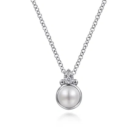 925 Sterling Silver Diamond Bujukan Pearl Pendant Necklace