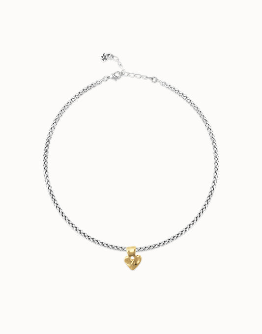 Short chain necklace with small heart detail