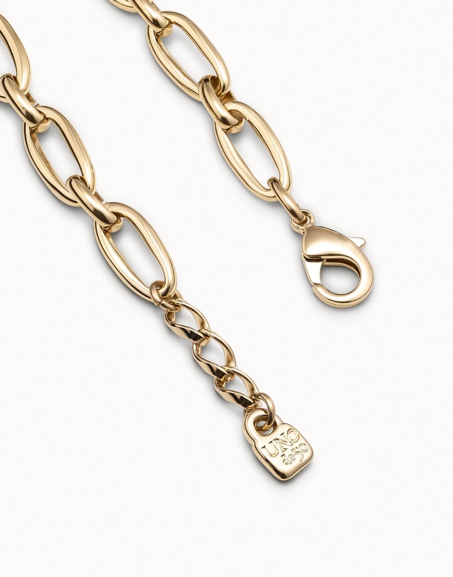 Oval link chain bracelet