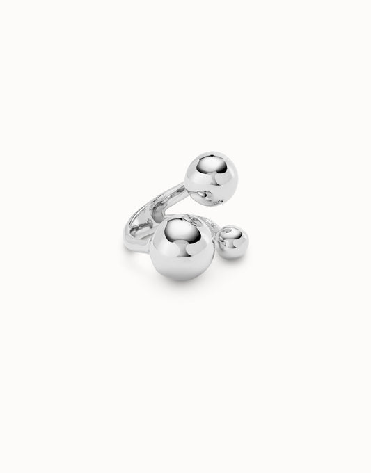 Ring with three bubble-shaped beads