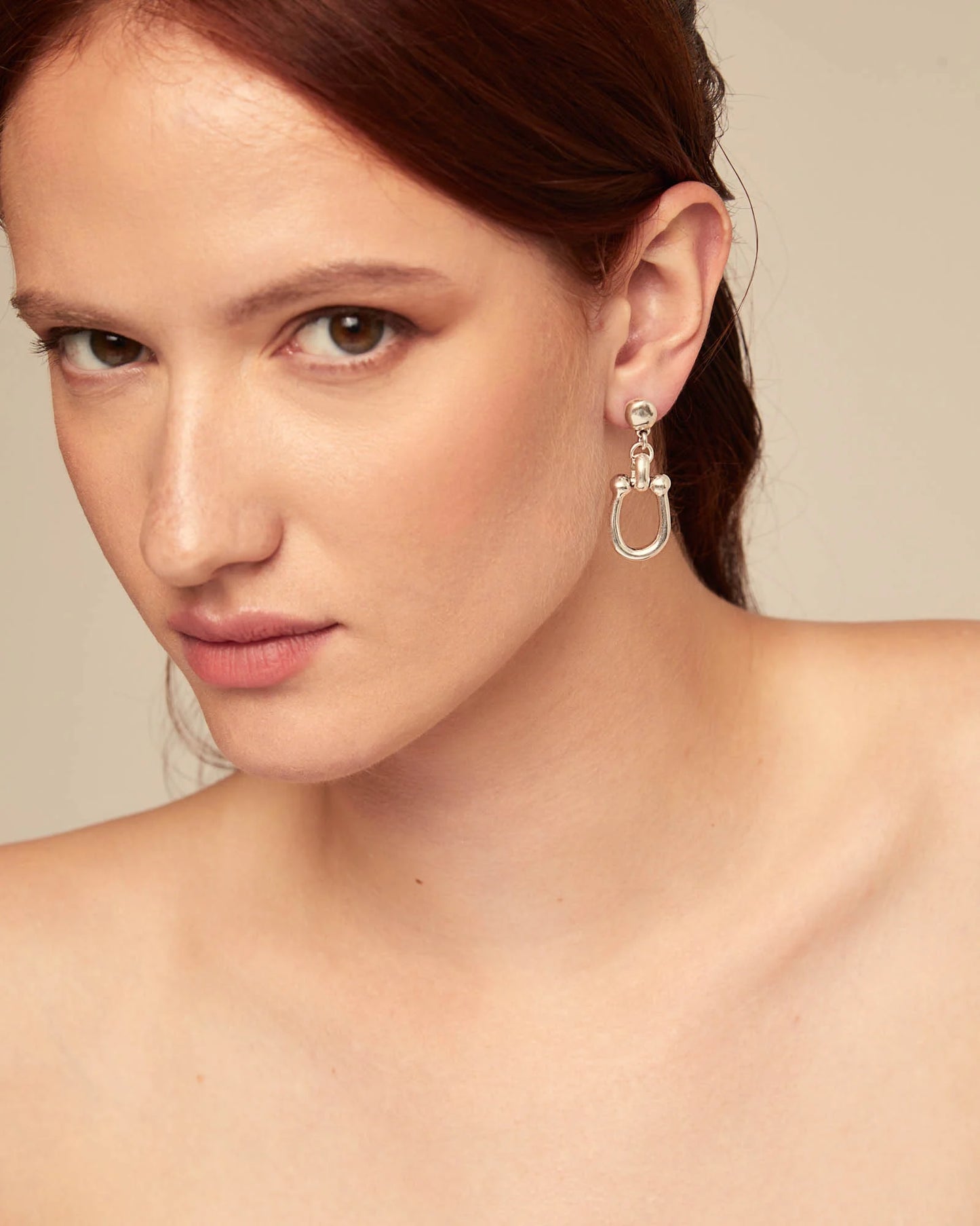 Drop earrings with medium sized link