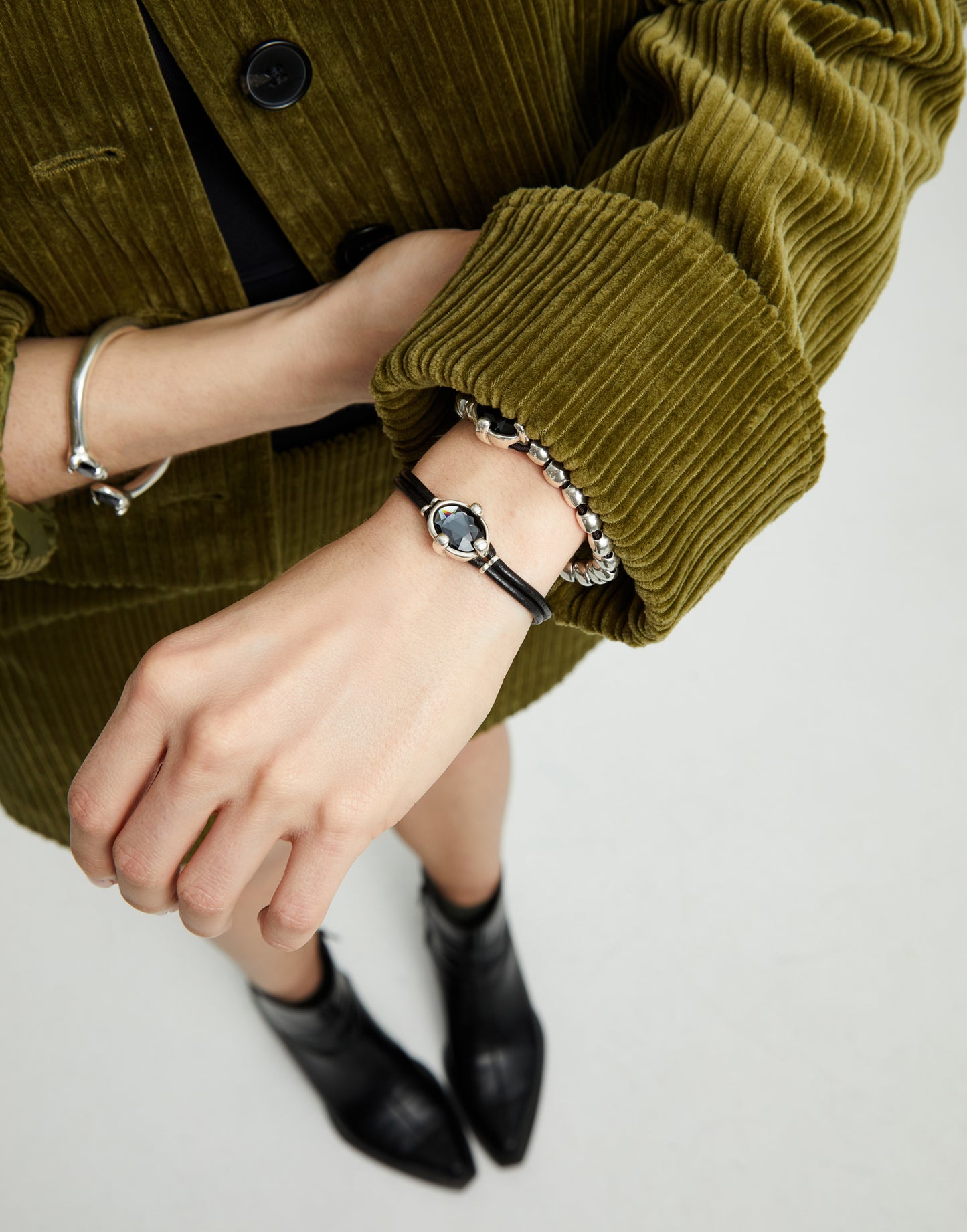 Leather bracelet with faceted black oval crystal