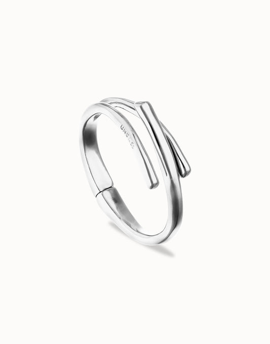 Bangle bracelet with three intertwined organic shapes