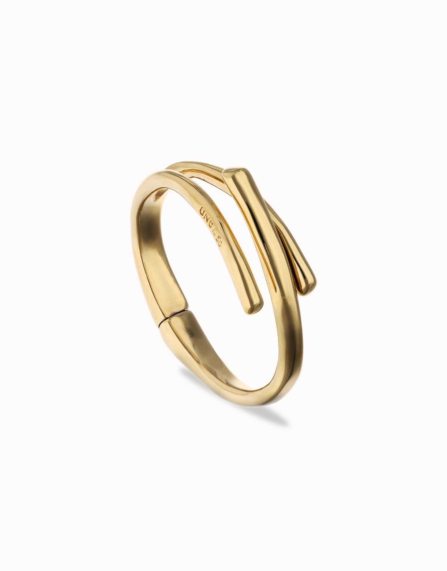 Bangle bracelet with three intertwined organic shapes