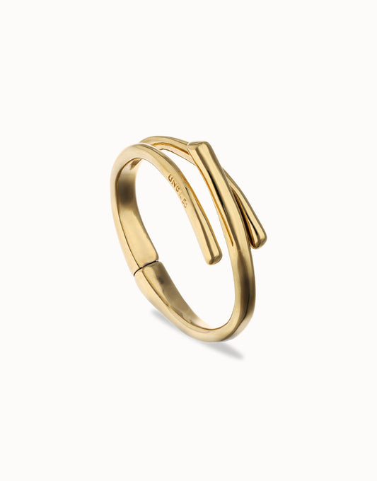 Bangle bracelet with three intertwined organic shapes