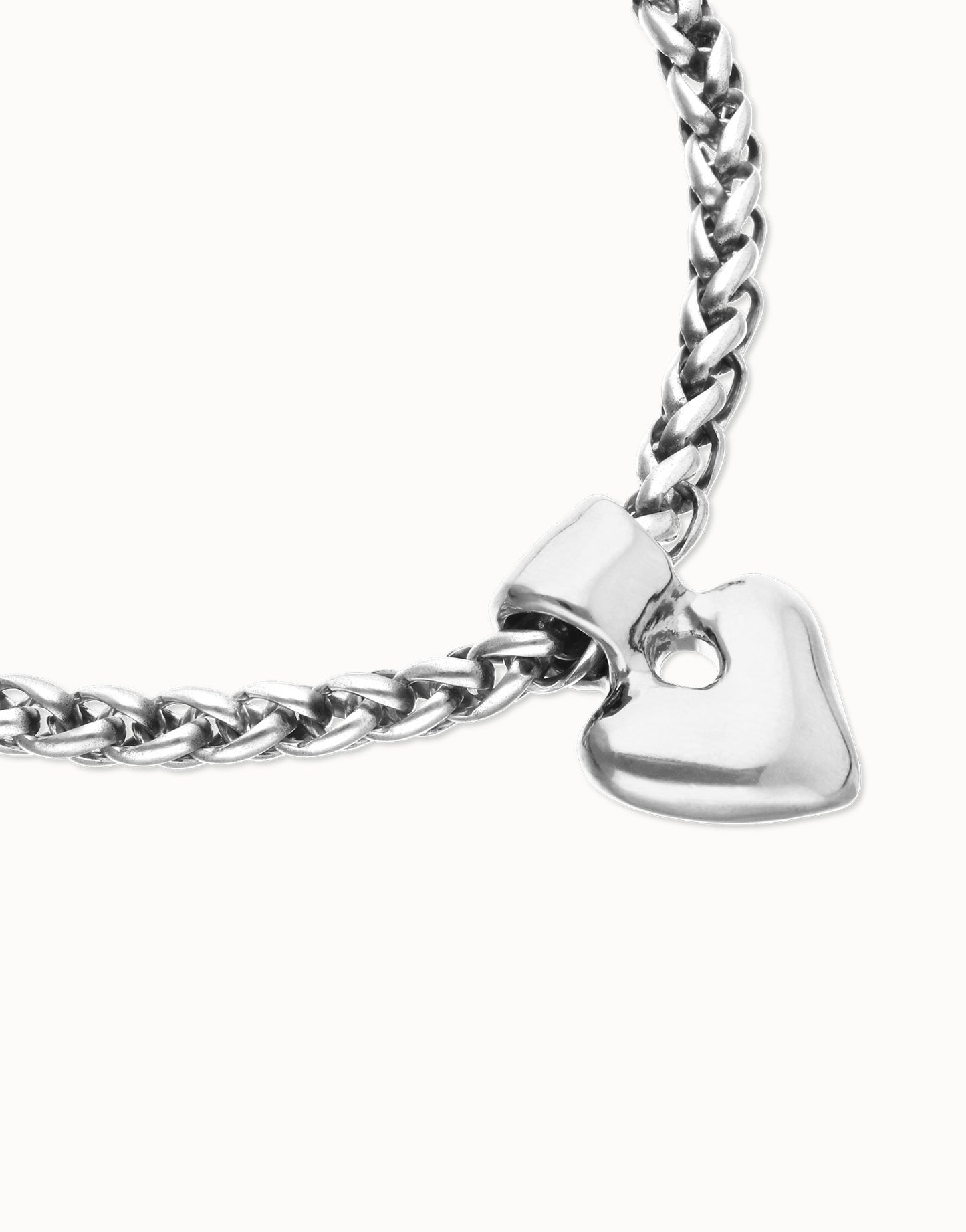 Chain bracelet with small heart detail
