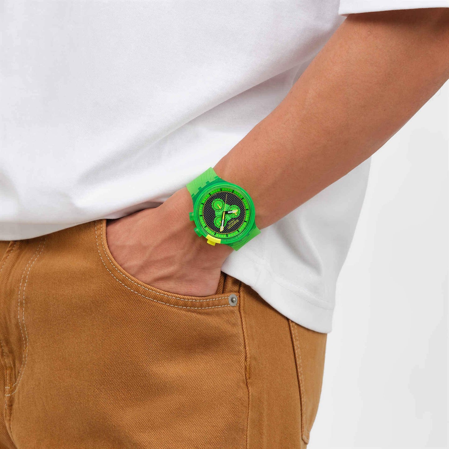 GLOWINGLY GREEN